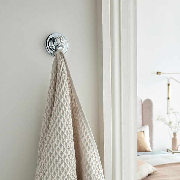 Additional image of Vado Axbridge Robe Hook