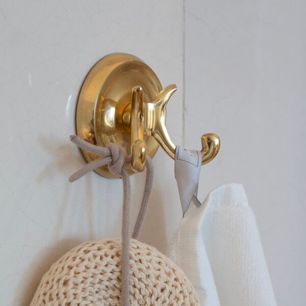 Additional image of Smedbo Villa Traditional Double Towel Hook