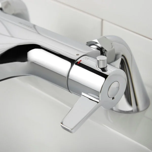 Additional image of Methven Avoca Thermostatic Chrome Bath Filler Tap with Paddle Lever - Deck Mounted