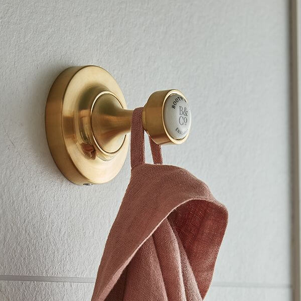 Alternate image of Vado Axbridge Traditional Robe Hook