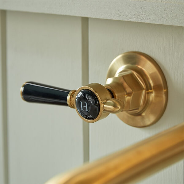 Alternate image of Vado Axbridge 3 Hole Traditional Basin Mixer Tap with Long Spout - Crosshead or Lever Handles