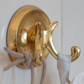 Smedbo Villa Traditional Polished Brass Double Towel Hook