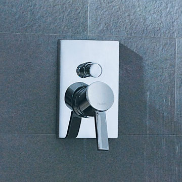 Flova Str8 Concealed Manual Chrome Shower Valve with Diverter and SmartBOX - Rectangular Trim