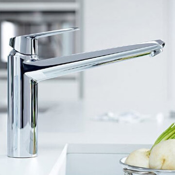 Grohe Eurodisc Cosmopolitan Chrome Kitchen Sink Mixer Tap with Long Swivel Spout - Flat Handle
