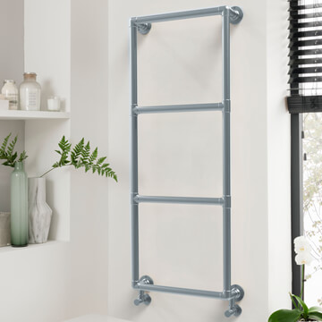 Vogue Fairing 525mm Wide Wall-Mounted Chrome Traditional Heated Towel Rail - Brass - VOGUE064