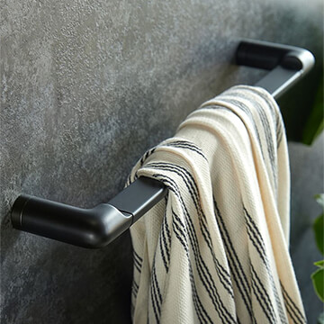 Vado Zoo Contemporary 600mm Wide Solid Brass Towel Rail