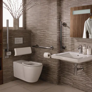 Ideal Standard Concept Freedom Wall-Hung WC Pan with Black Rail - Bathroom Set - Image